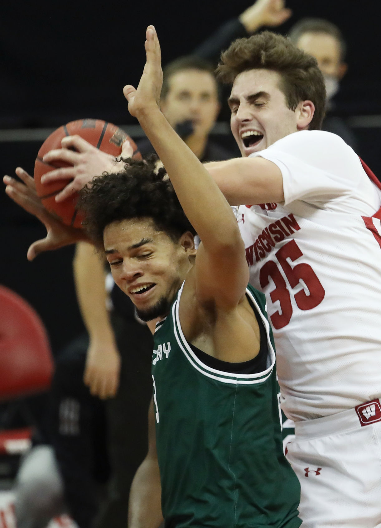 Badgers 82, Phoenix 42